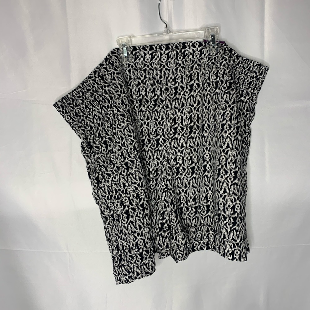 lane Bryant size 26/28 white black shorts NWT